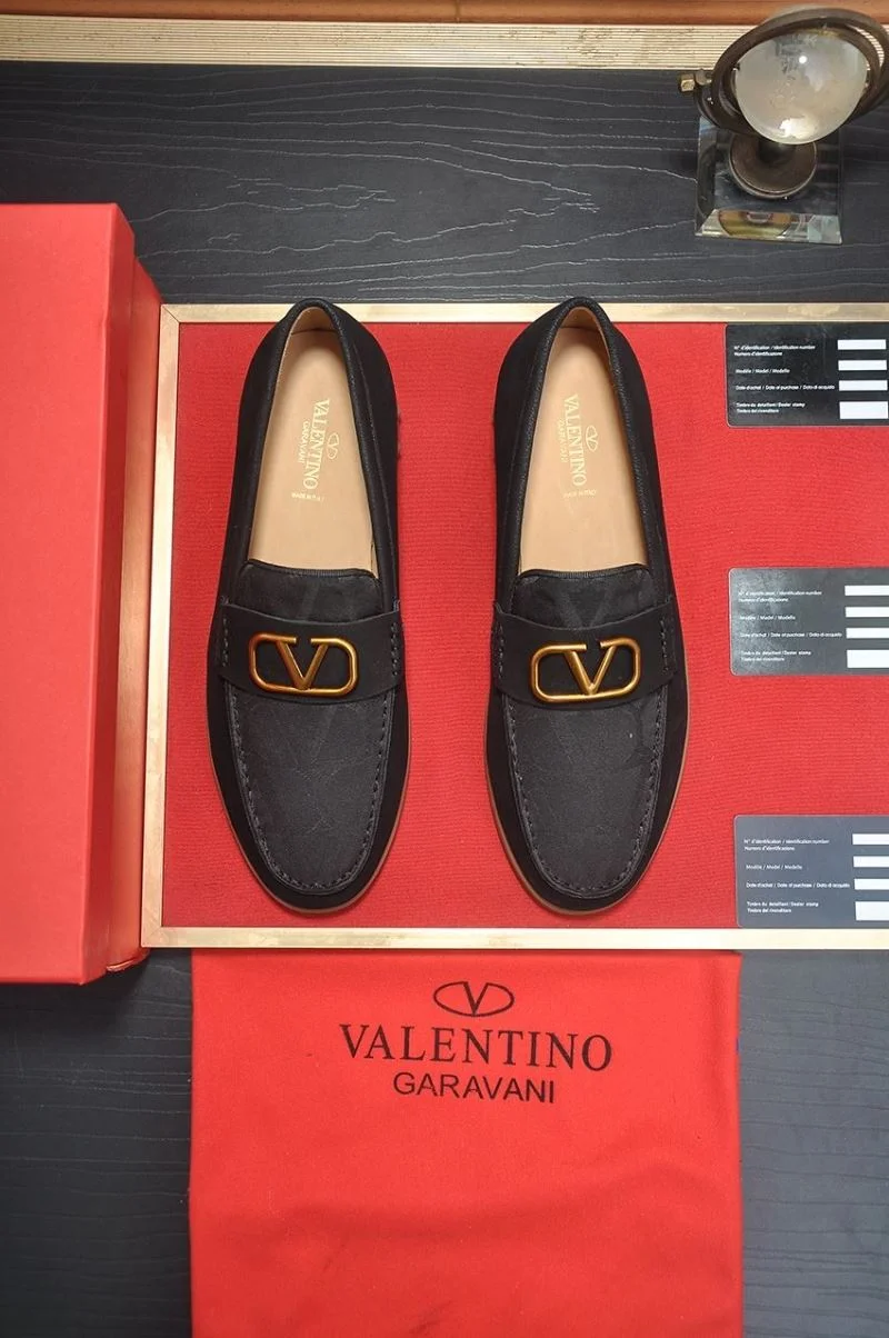 Lightweight Valentino Low Shoes 36976
