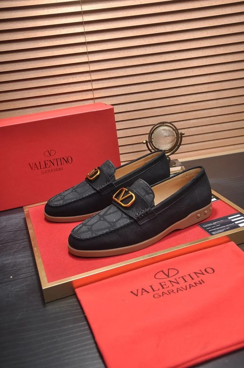 Lightweight Valentino Low Shoes 36976