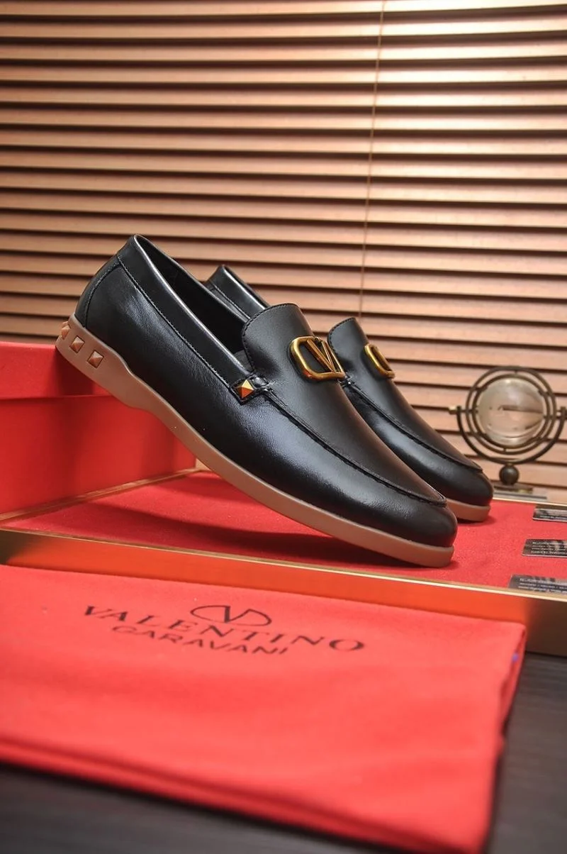 Practical Valentino Low Shoes 36973