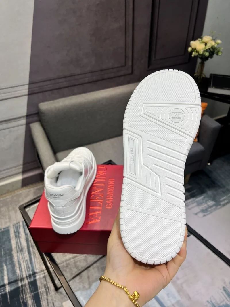 Valentino Low Shoes WeatherProof 36960