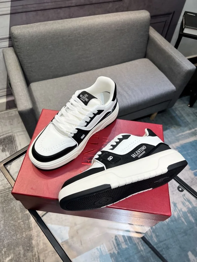 Stylish Valentino Low Shoes 36970