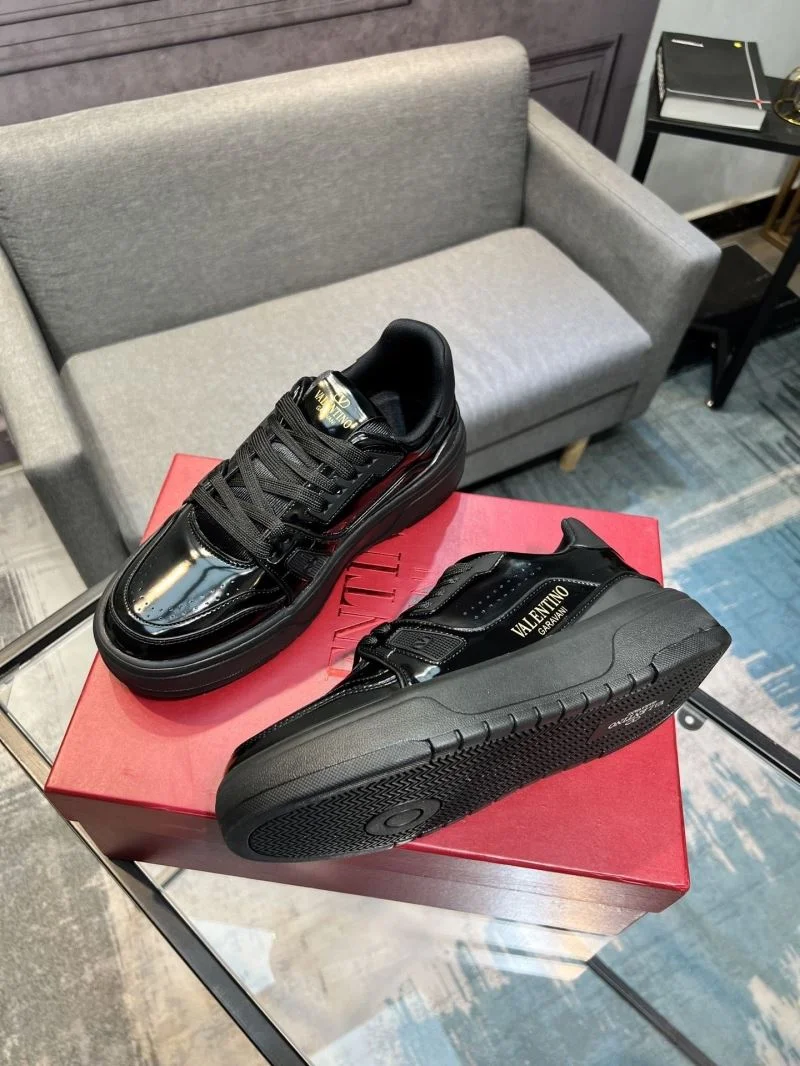 Valentino Low Shoes Versatile 36963
