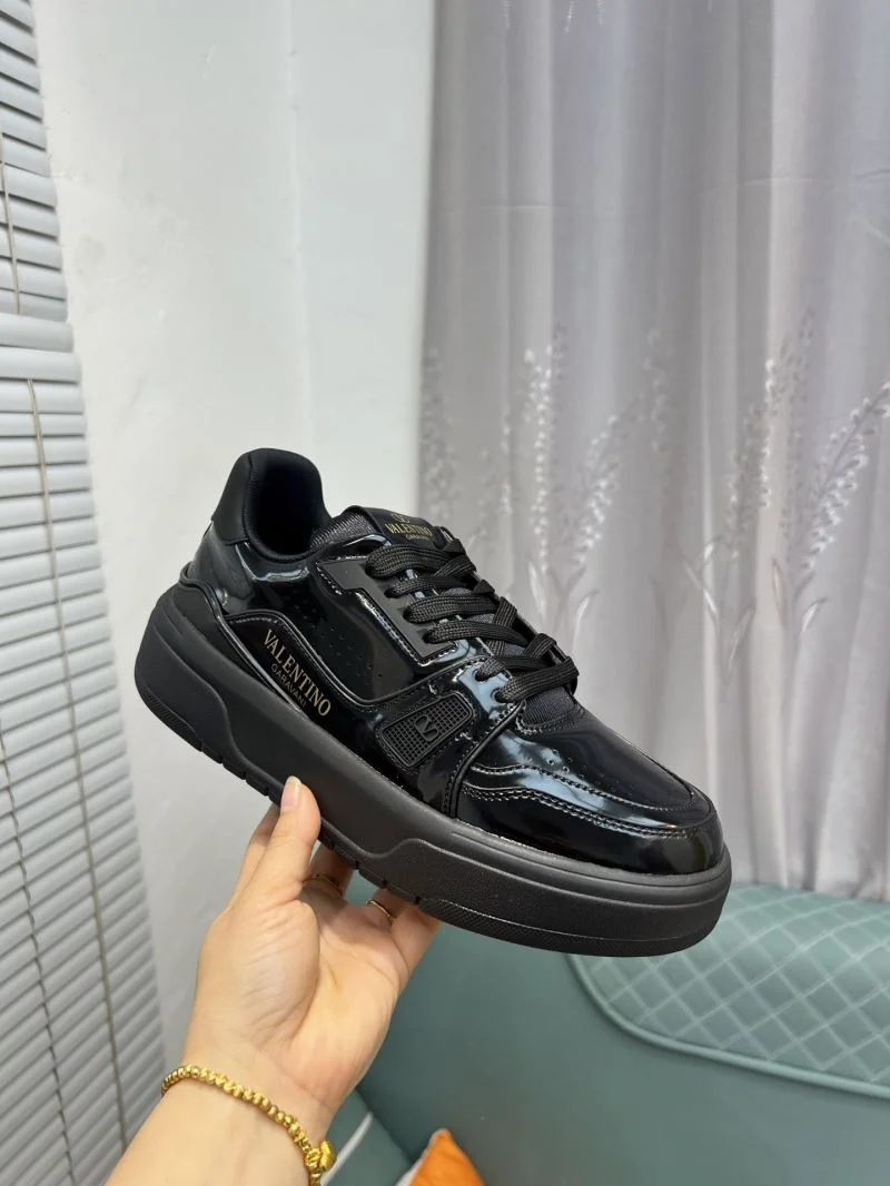 Valentino Low Shoes Versatile 36963