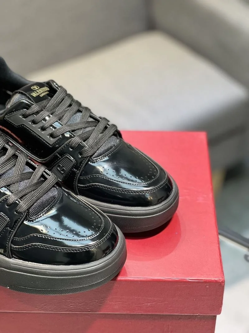 Valentino Low Shoes Versatile 36963