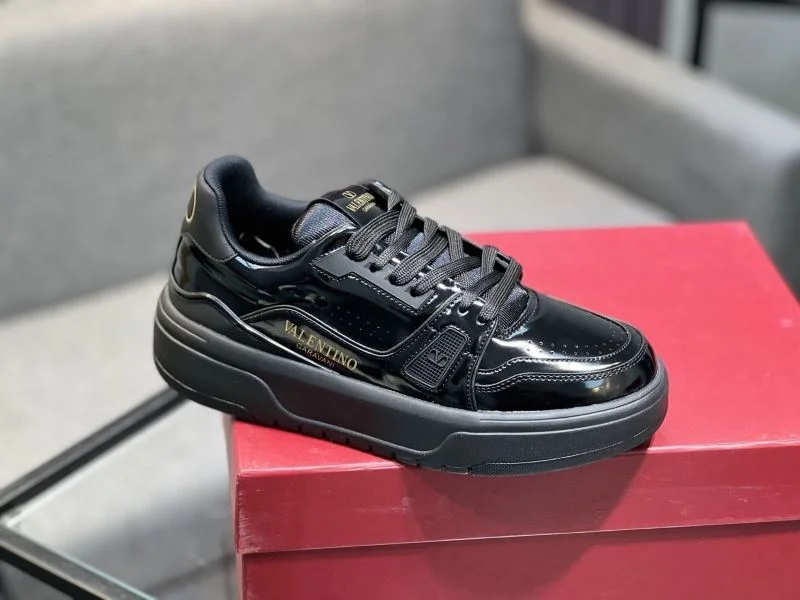 Valentino Low Shoes Versatile 36963