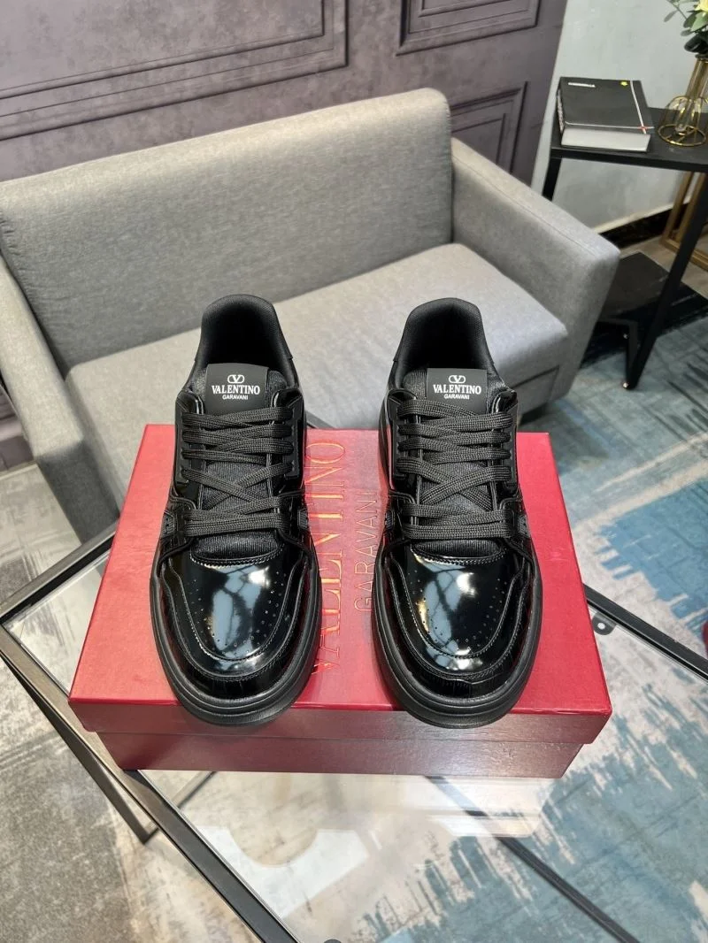 Valentino Low Shoes Resilient 36956