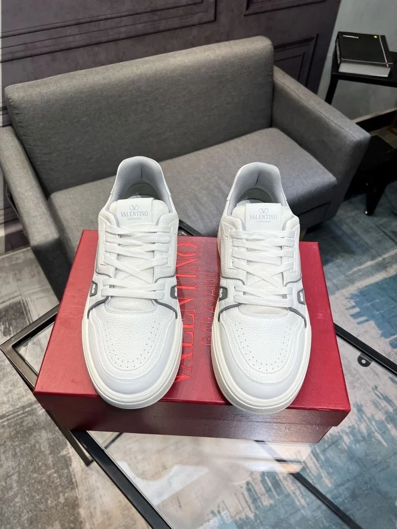 Lightweight Valentino Low Shoes 36968