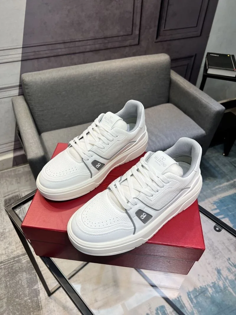 Lightweight Valentino Low Shoes 36968