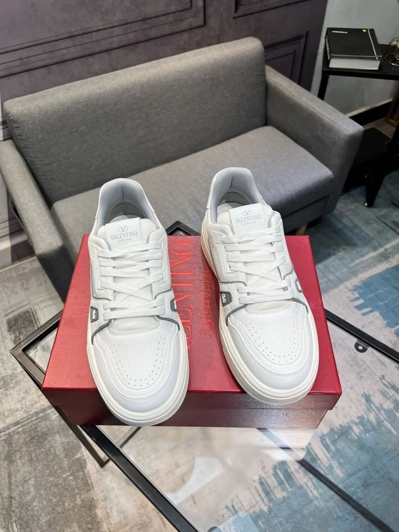Lightweight Valentino Low Shoes 36968