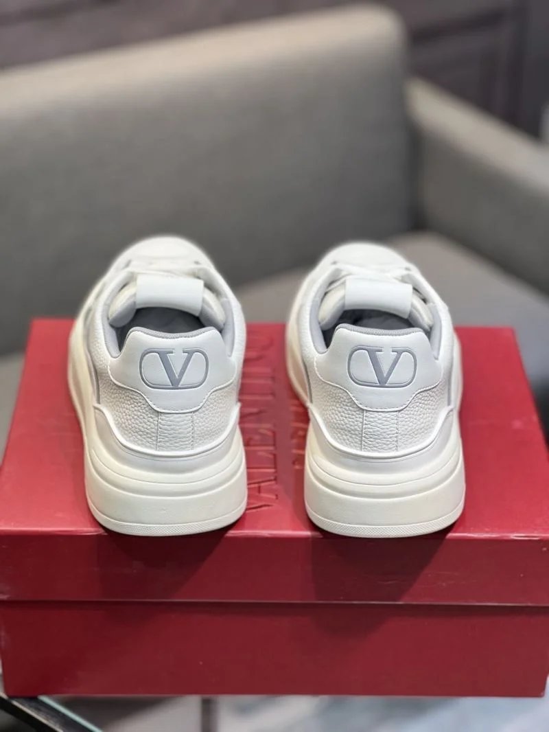 Lightweight Valentino Low Shoes 36968