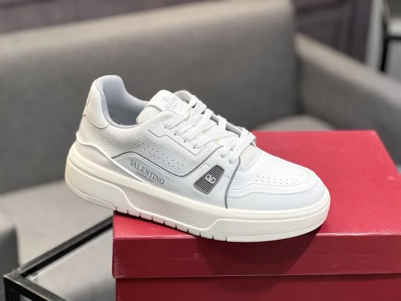 Lightweight Valentino Low Shoes 36968
