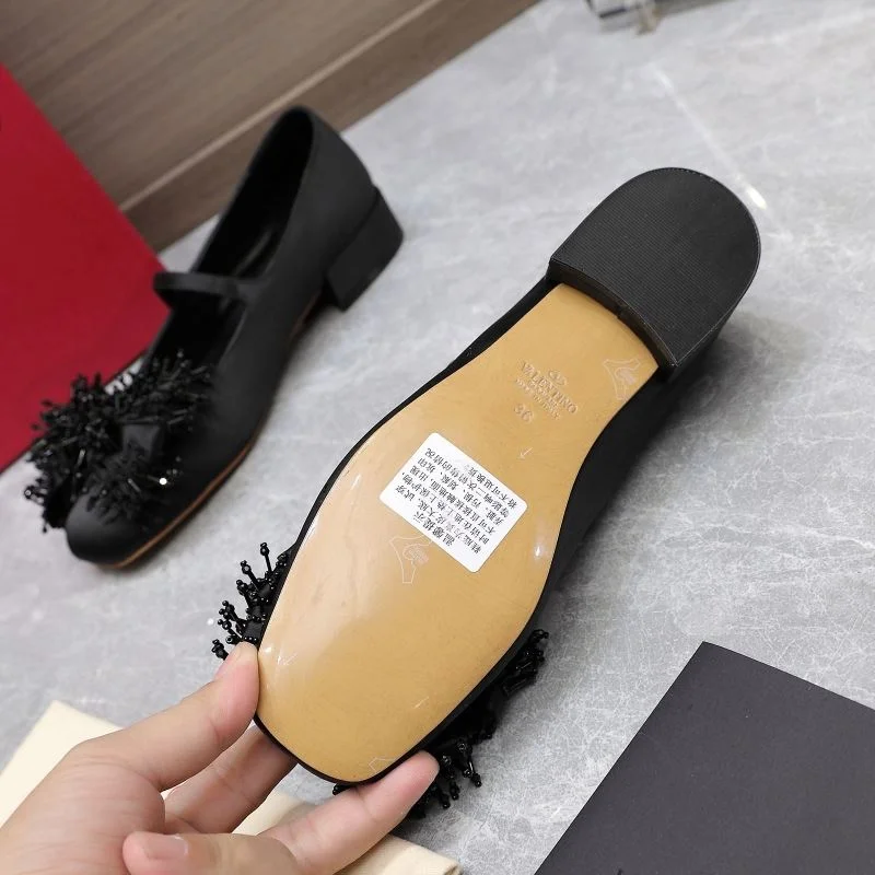 Valentino Low Shoes MultiPurpose 37083