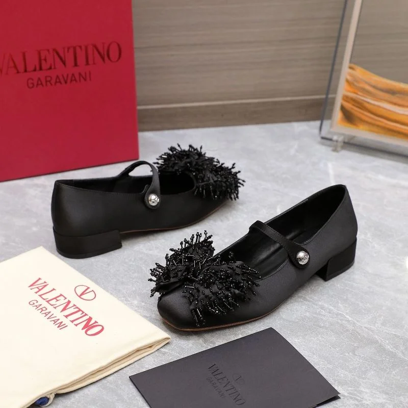 Valentino Low Shoes MultiPurpose 37083
