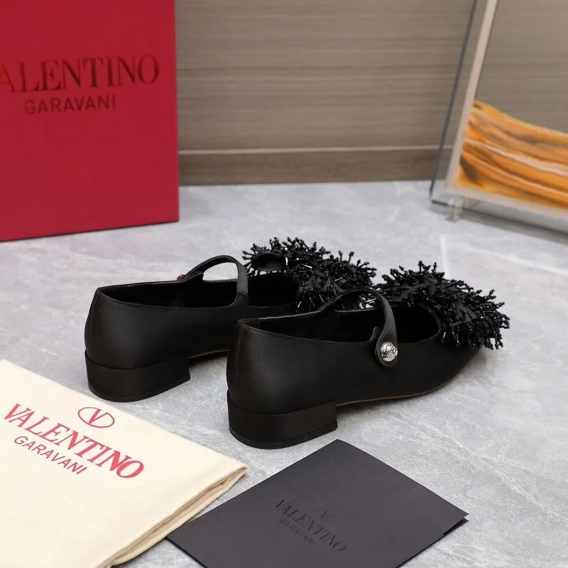 Valentino Low Shoes MultiPurpose 37083