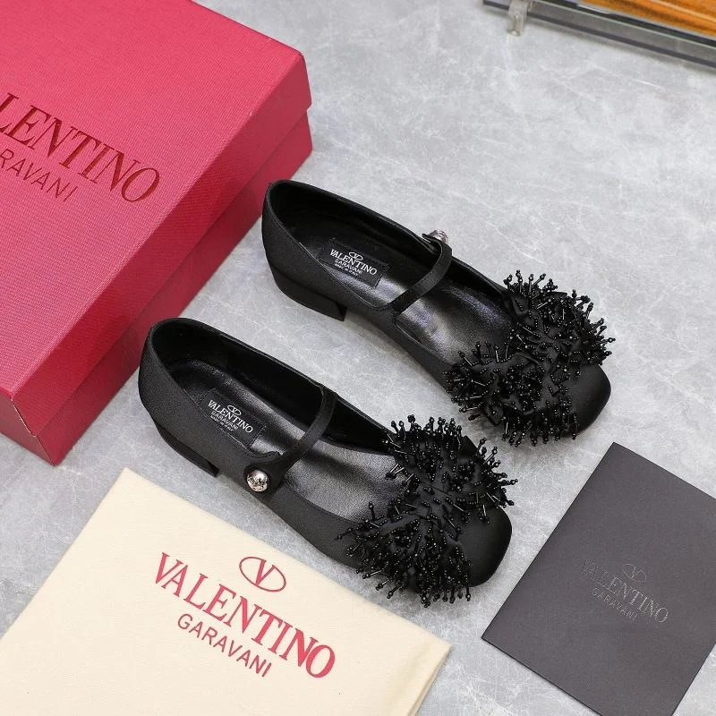 Valentino Low Shoes MultiPurpose 37083