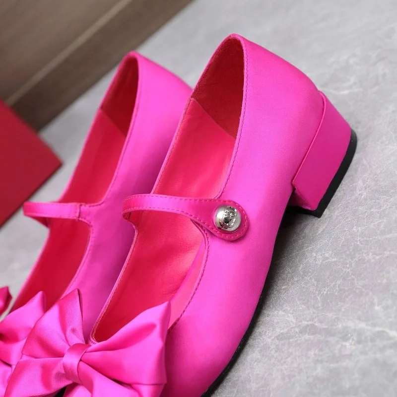 Valentino Low Shoes TimelessDesign 37092