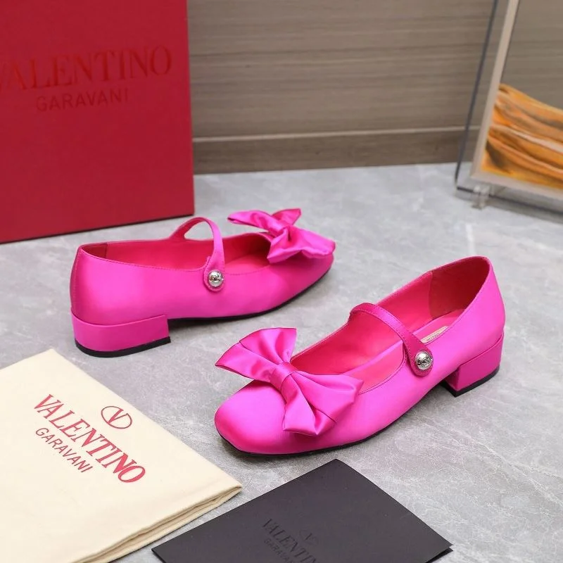 Valentino Low Shoes TimelessDesign 37092