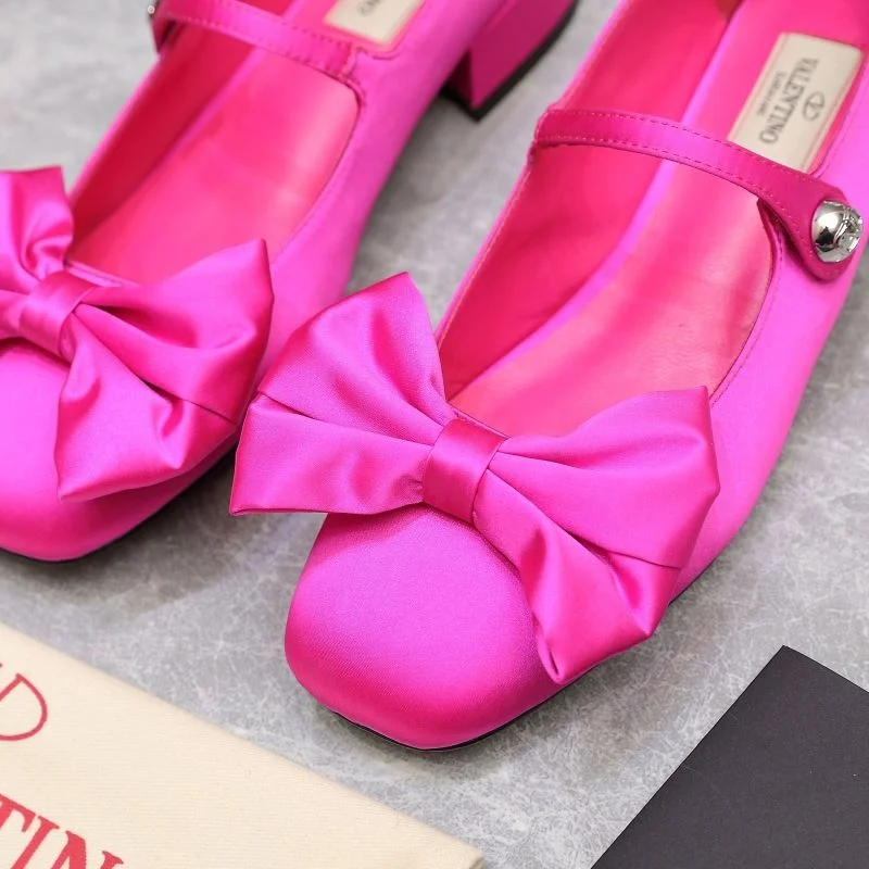 Valentino Low Shoes TimelessDesign 37092