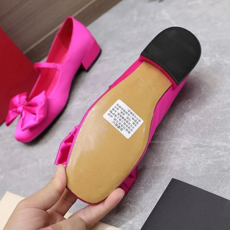 Valentino Low Shoes TimelessDesign 37092