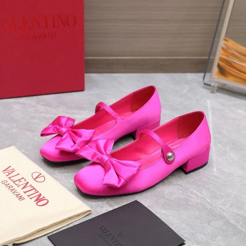 Valentino Low Shoes TimelessDesign 37092