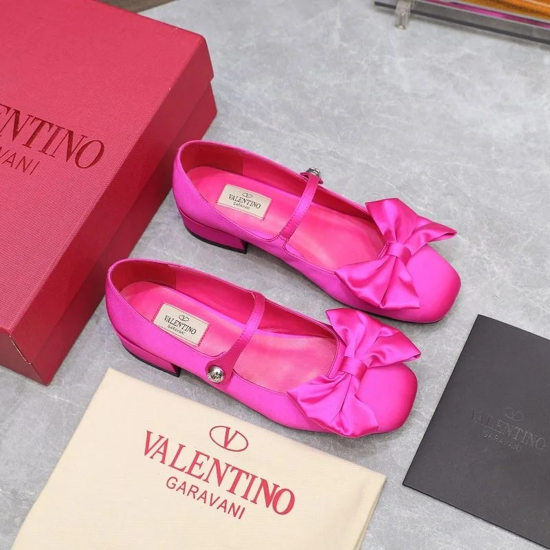 Valentino Low Shoes TimelessDesign 37092