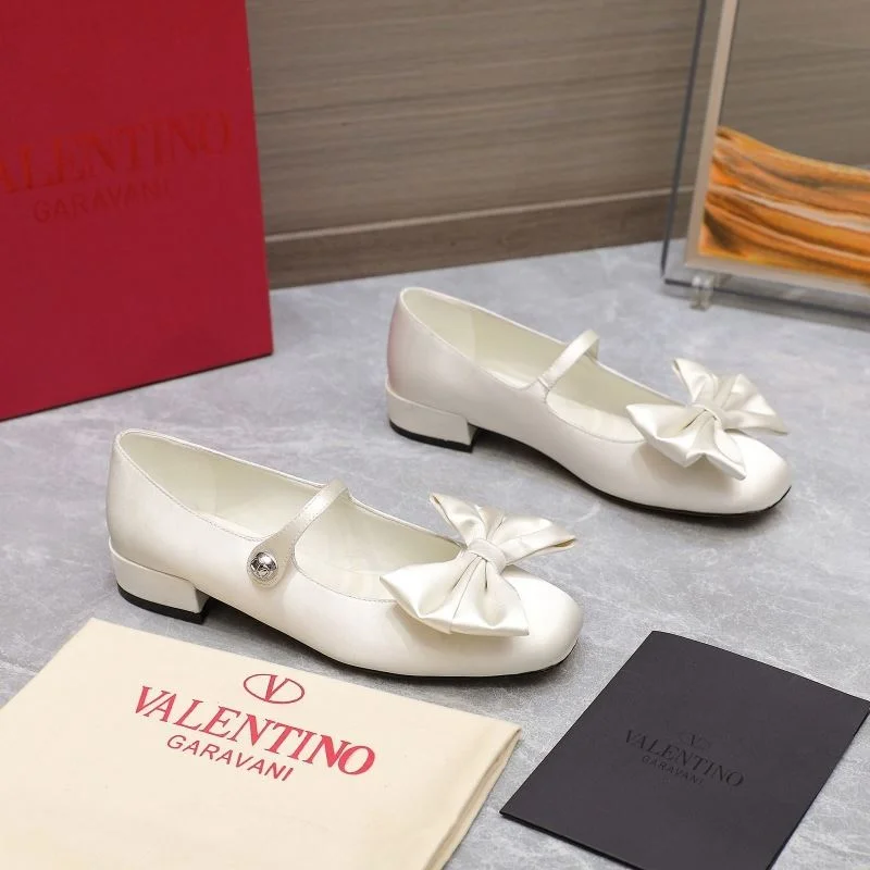 Valentino Low Shoes Practical 37078