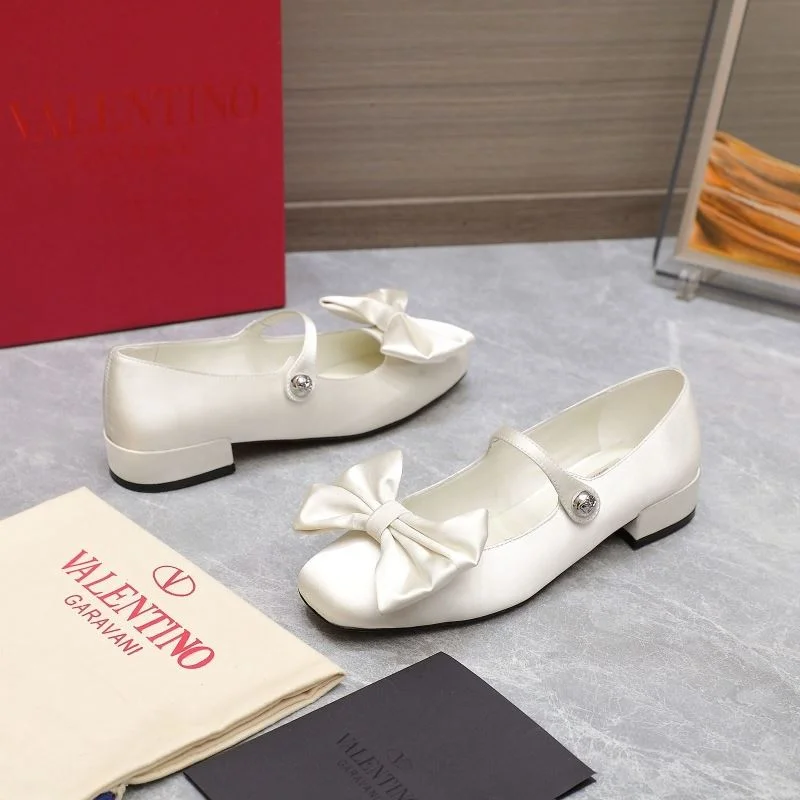 Valentino Low Shoes Practical 37078