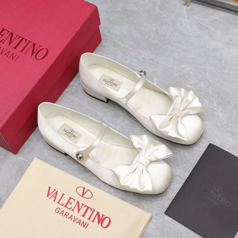 Valentino Low Shoes Practical 37078