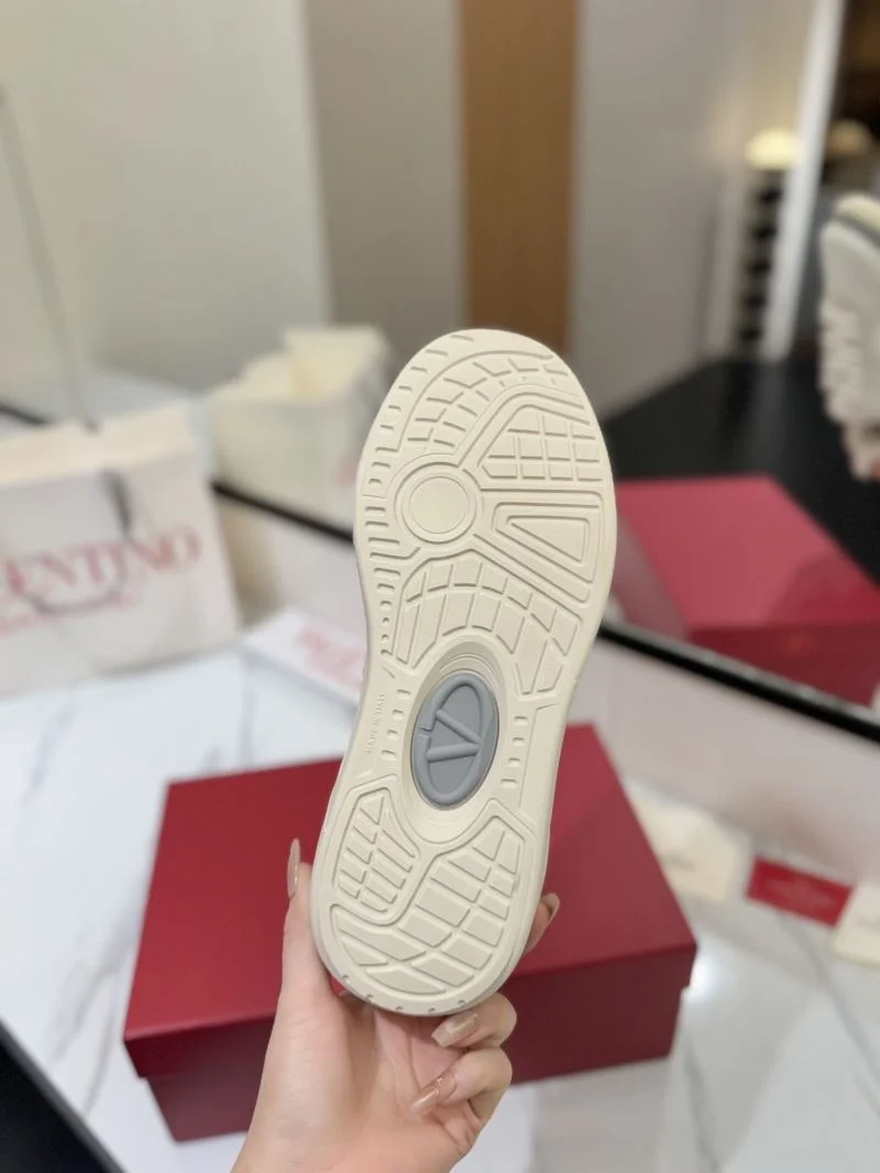 Valentino Low Shoes Stylish 37080
