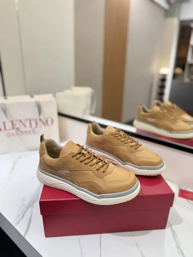 Efficient Valentino Low Shoes 37072