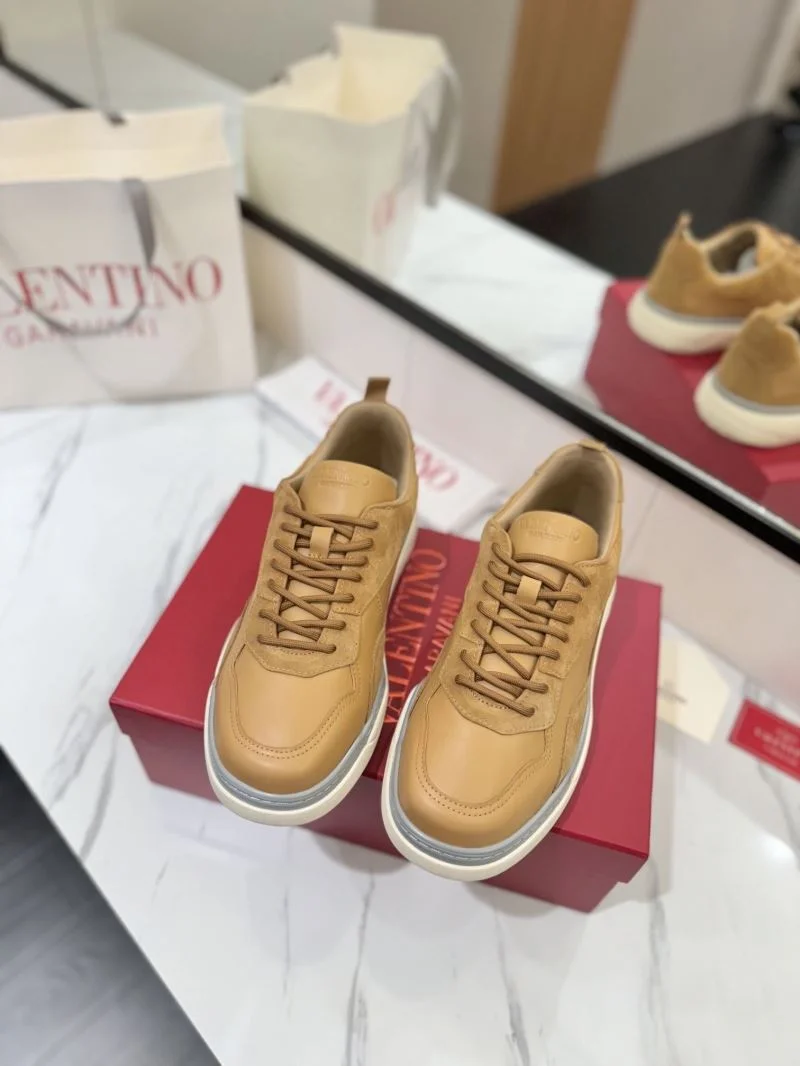 Efficient Valentino Low Shoes 37072