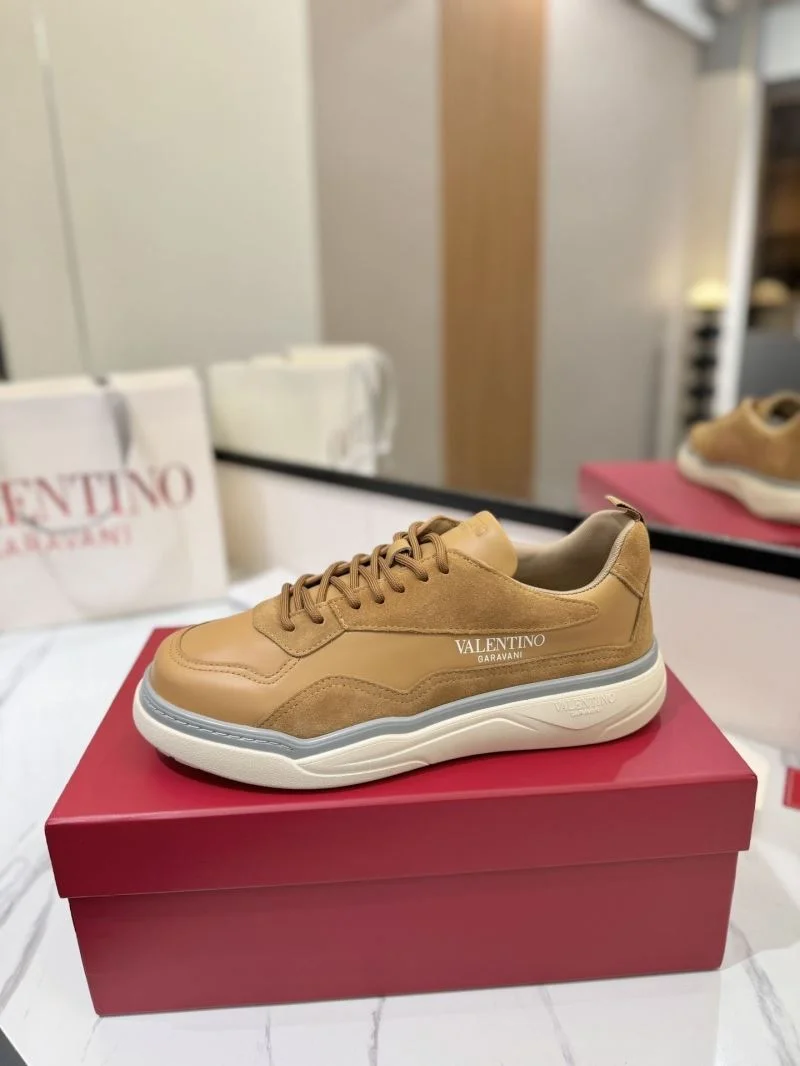 Efficient Valentino Low Shoes 37072