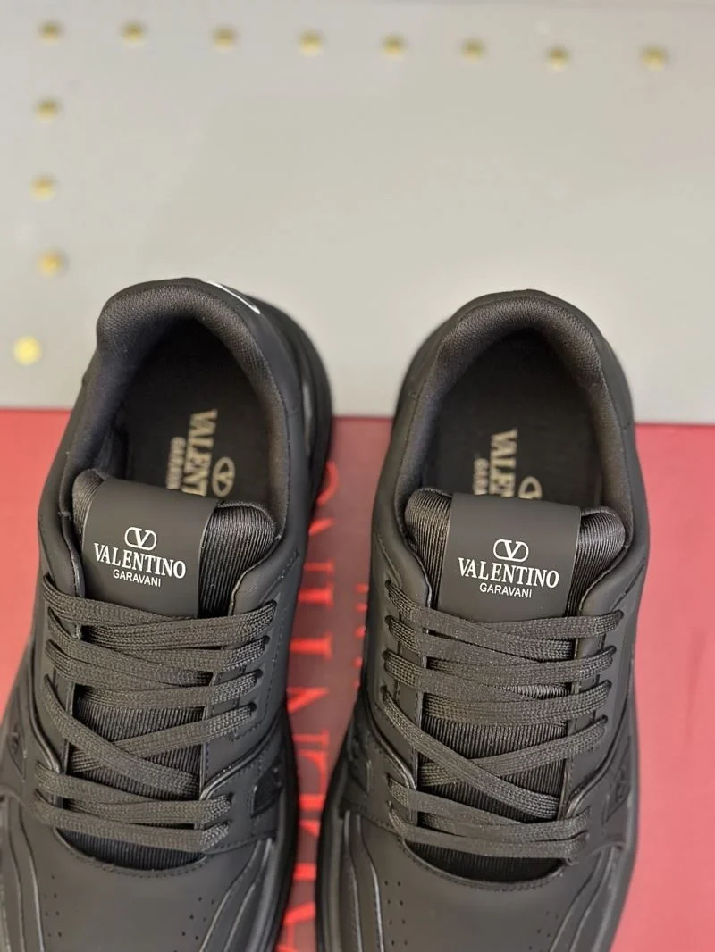Lightweight Valentino Low Shoes 36178