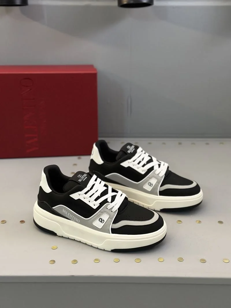 Resilient Valentino Low Shoes 36179