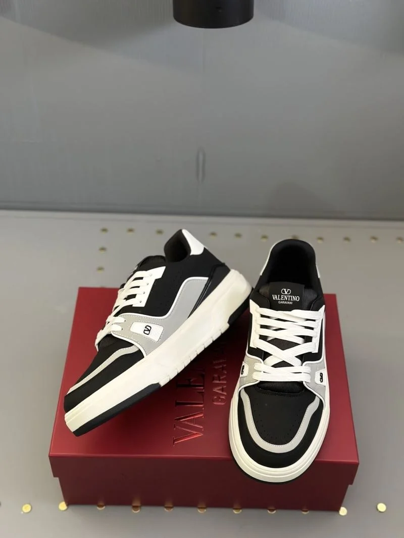 Resilient Valentino Low Shoes 36179