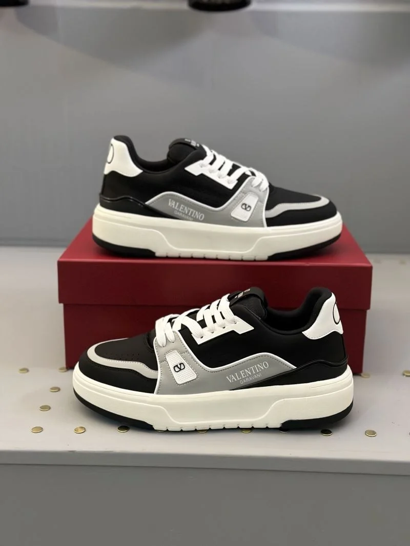 Resilient Valentino Low Shoes 36179