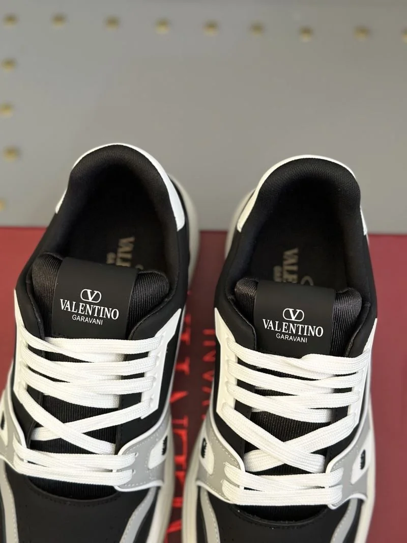 Resilient Valentino Low Shoes 36179