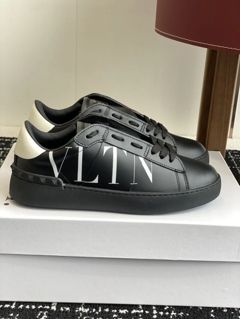 Vibrant Valentino Low Shoes 36158