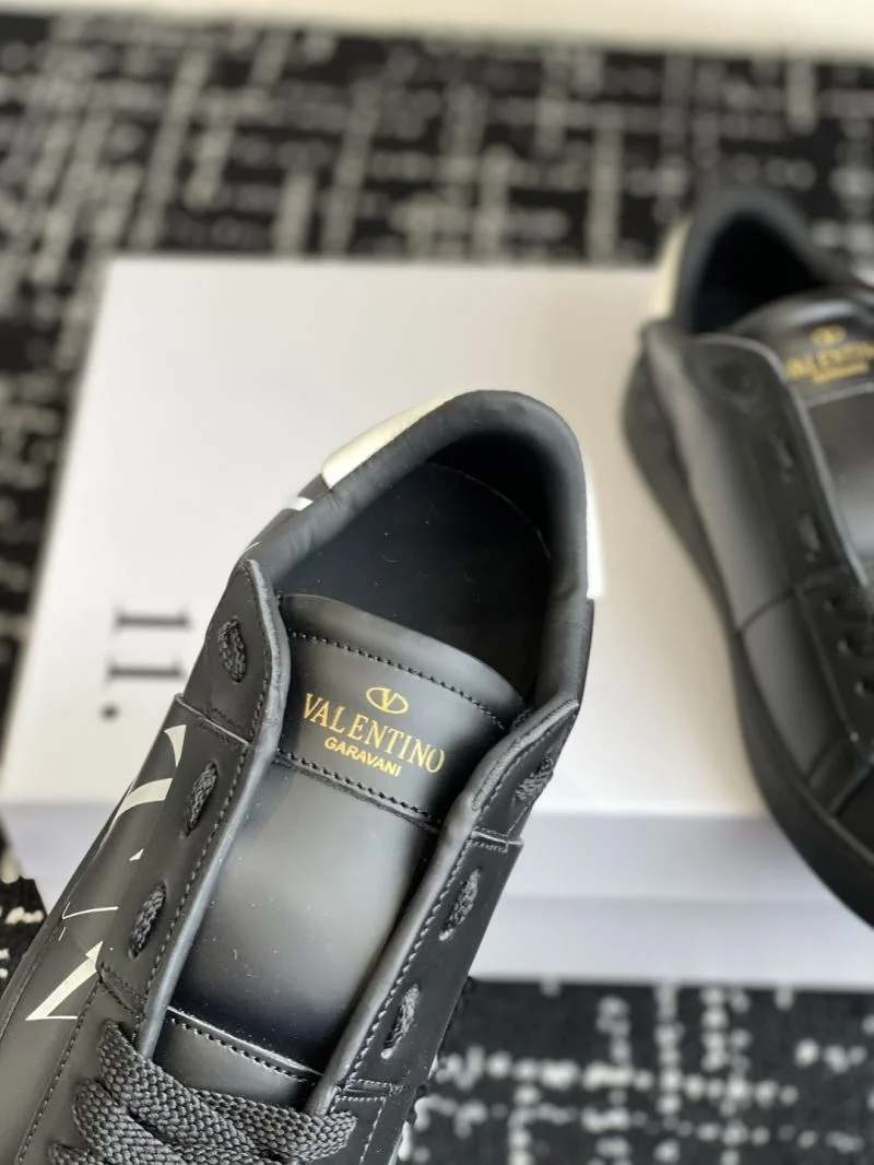 Vibrant Valentino Low Shoes 36158