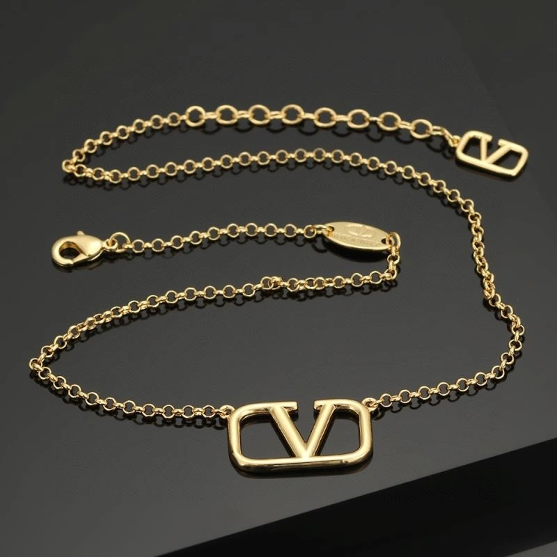 Resilient Valentino Necklaces 213610