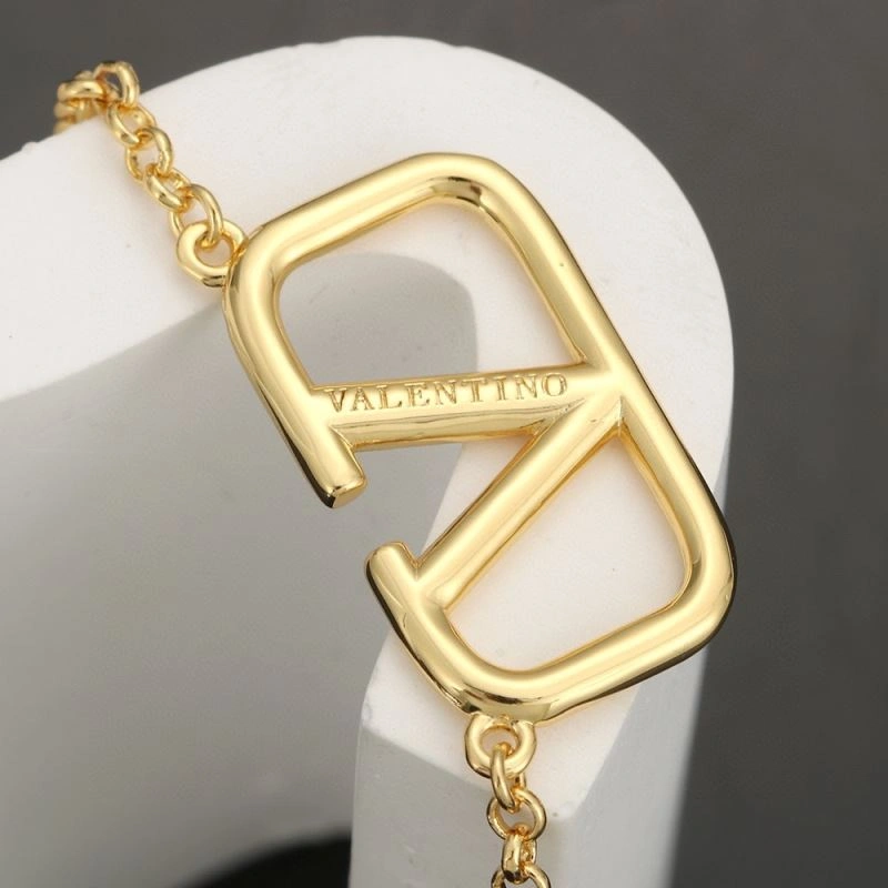 Resilient Valentino Necklaces 213610
