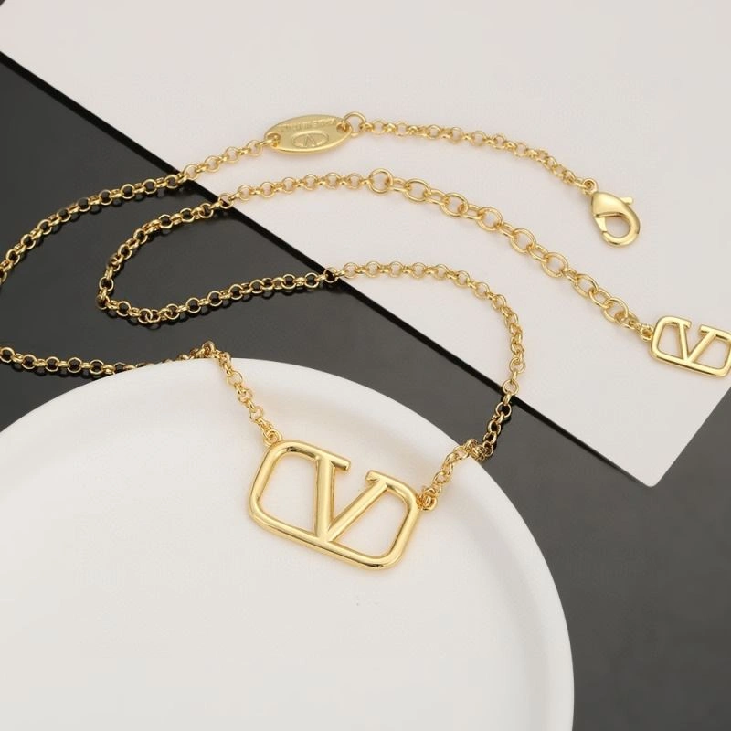 Resilient Valentino Necklaces 213610