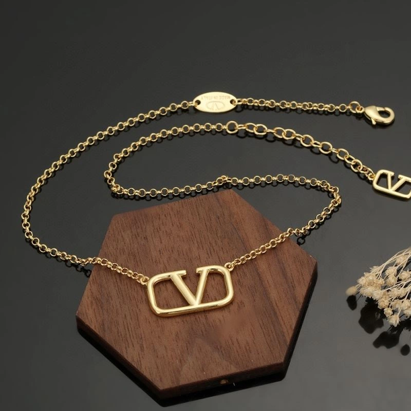 Resilient Valentino Necklaces 213610