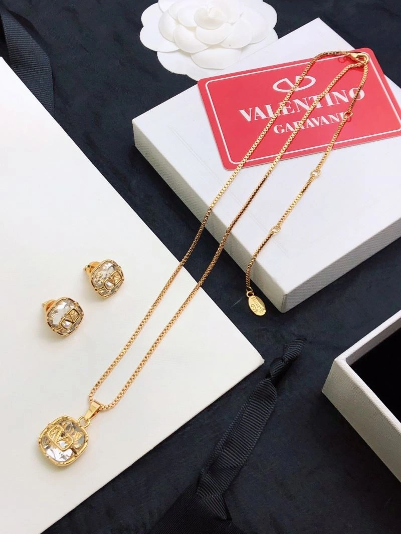 FashionForward Valentino Necklaces 213195
