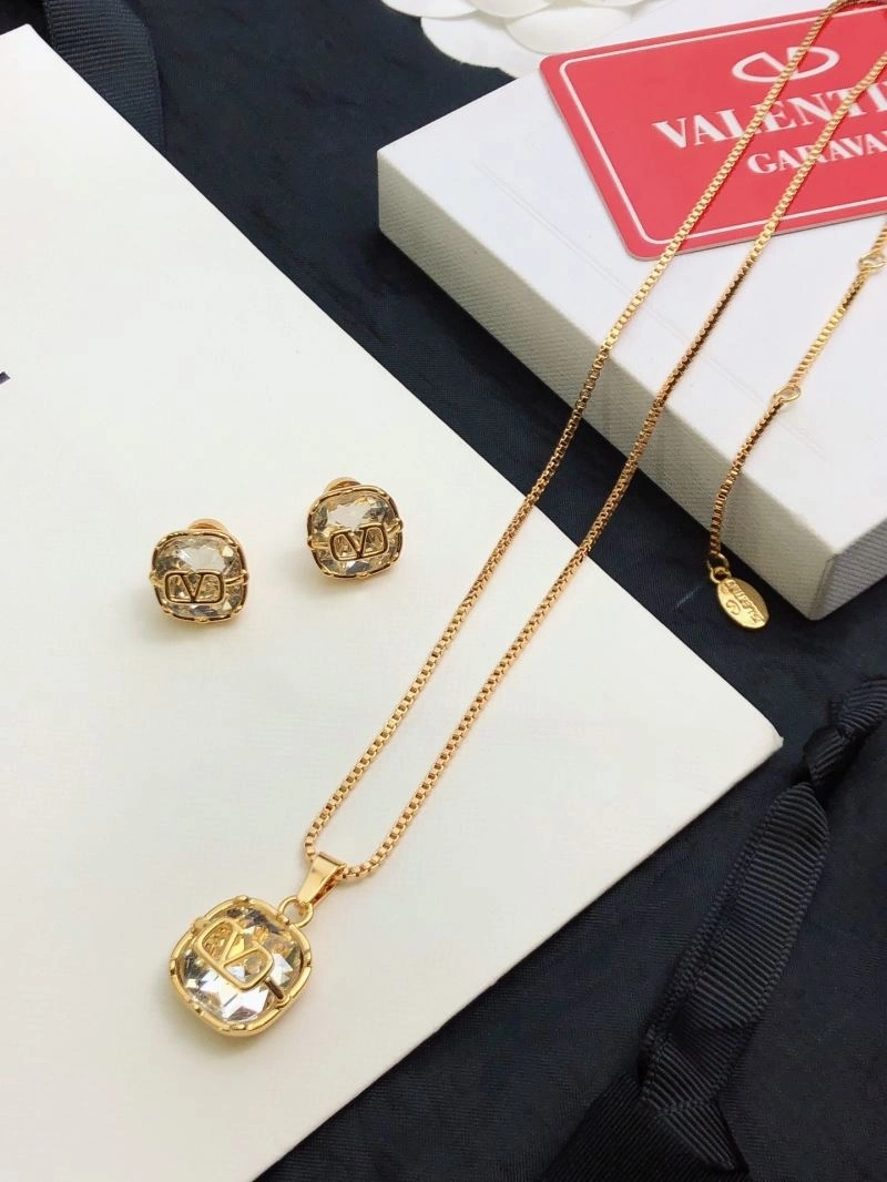 FashionForward Valentino Necklaces 213195