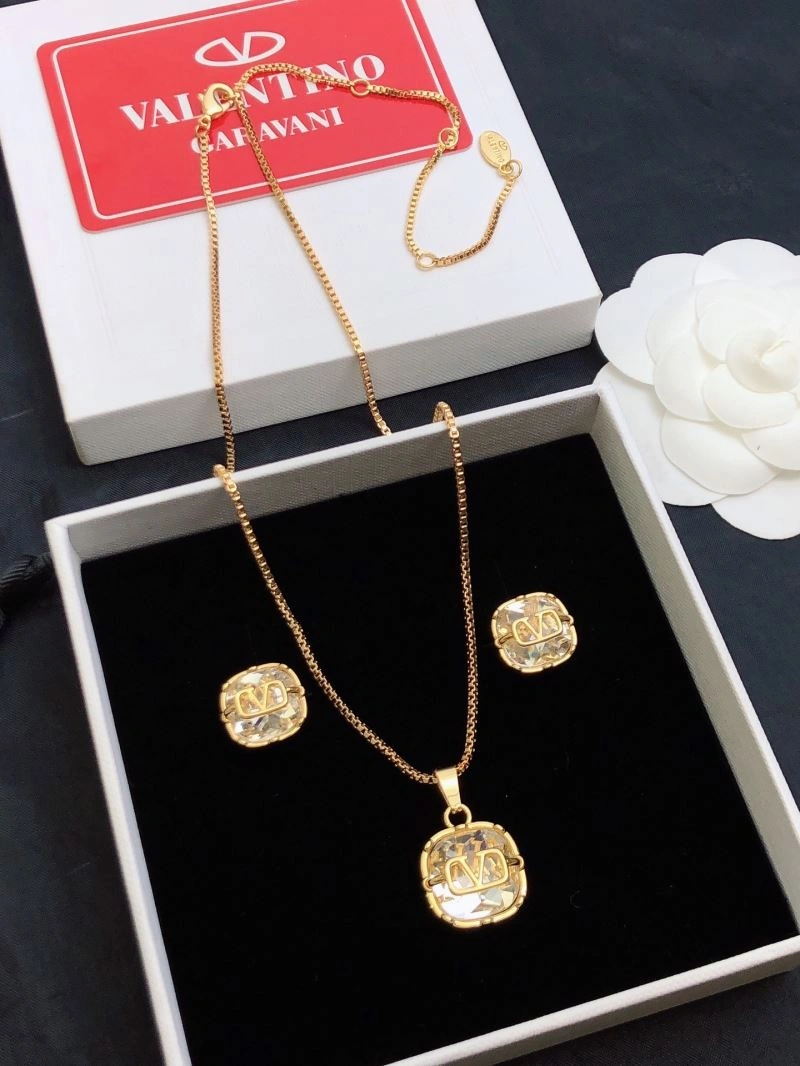 FashionForward Valentino Necklaces 213195