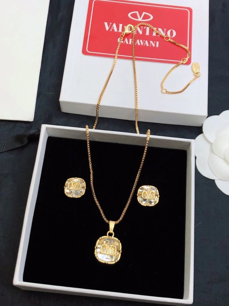 FashionForward Valentino Necklaces 213195