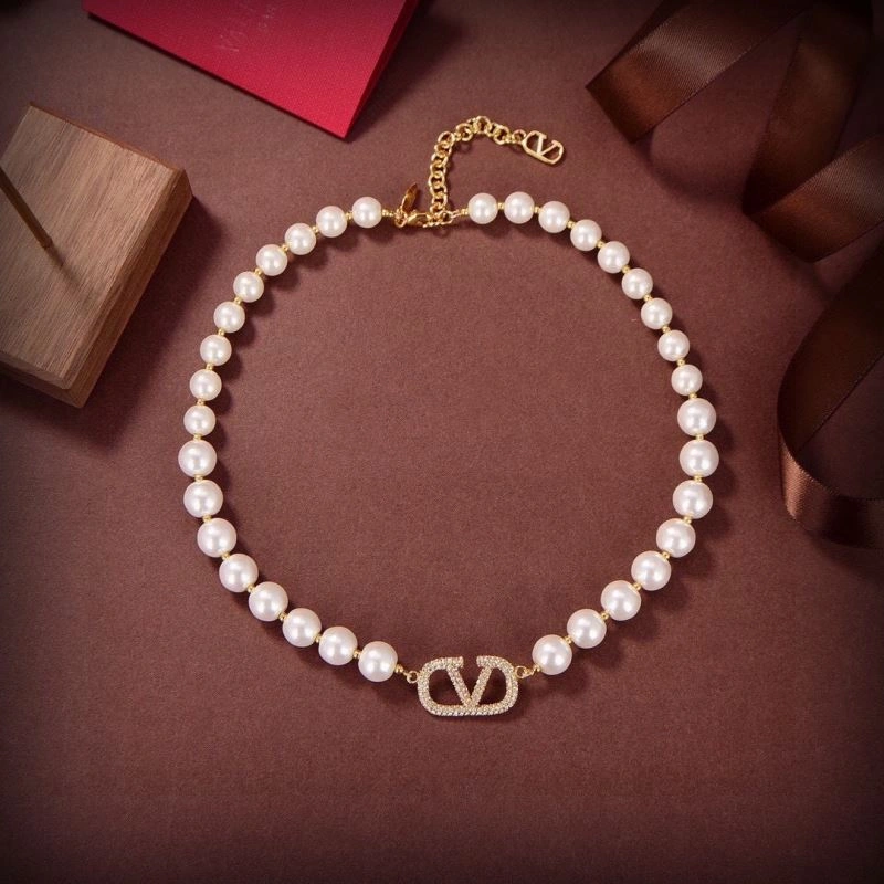 Refined Valentino Necklaces 212798