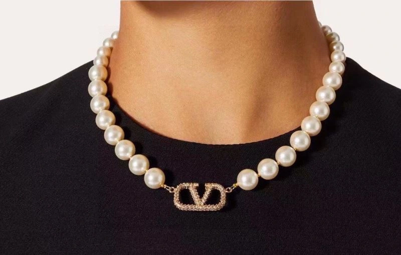 Refined Valentino Necklaces 212798