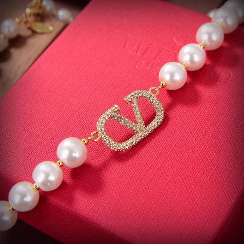 Refined Valentino Necklaces 212798